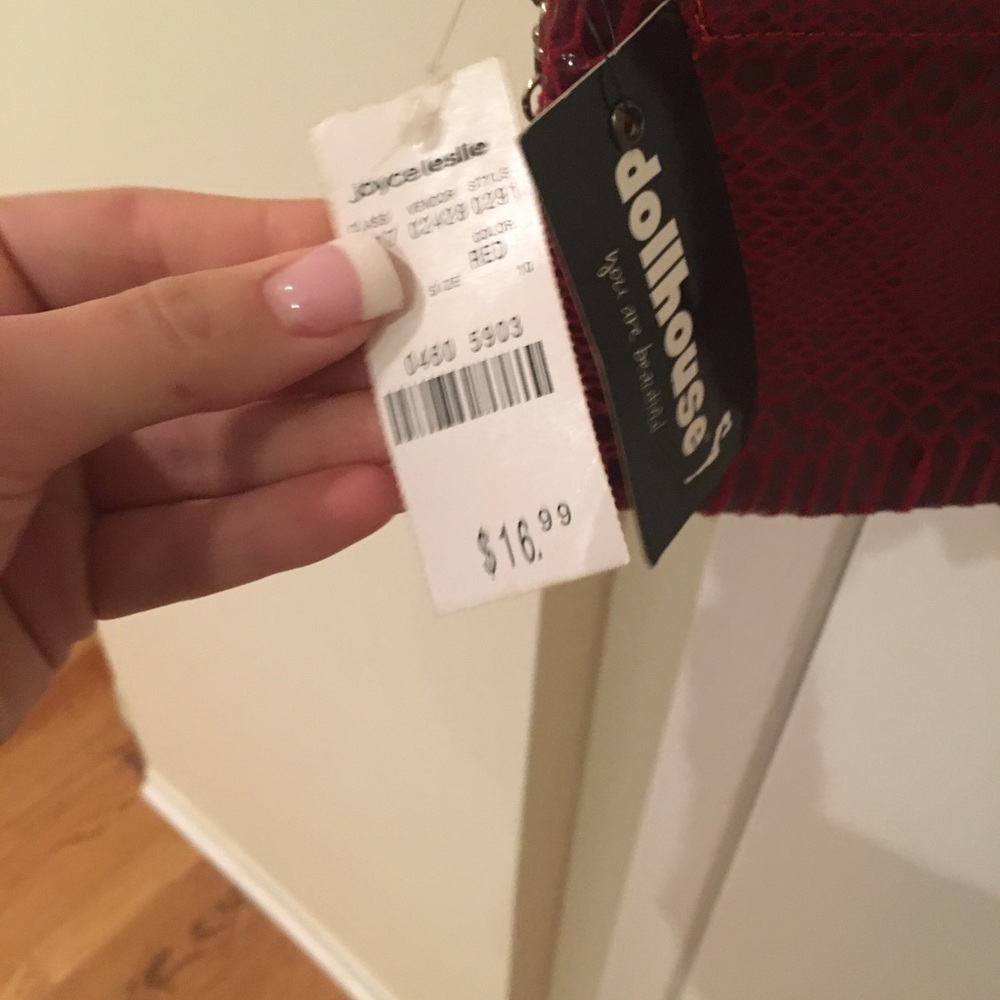 Red bag - Picture 5 of 5